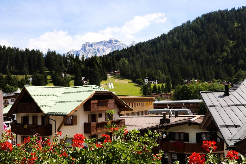 Dolomiti Hotel Cozzio มาดอนนาดีกัมปิโญ ห้อง รูปภาพ